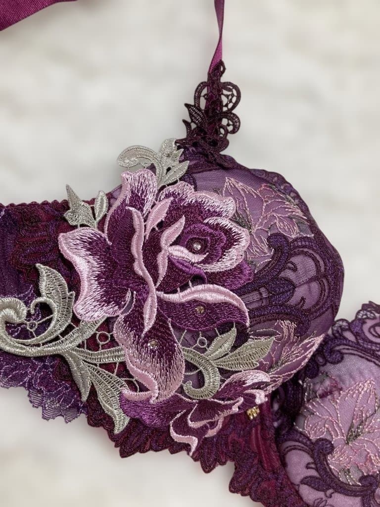 新品　ワコールサルート　BTJ482　82グループ　ブラジャー　F65