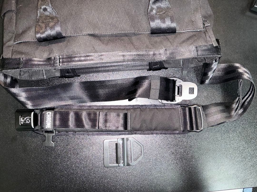 バッグ CHROME BARRAGE OFFICE 16L TOTE