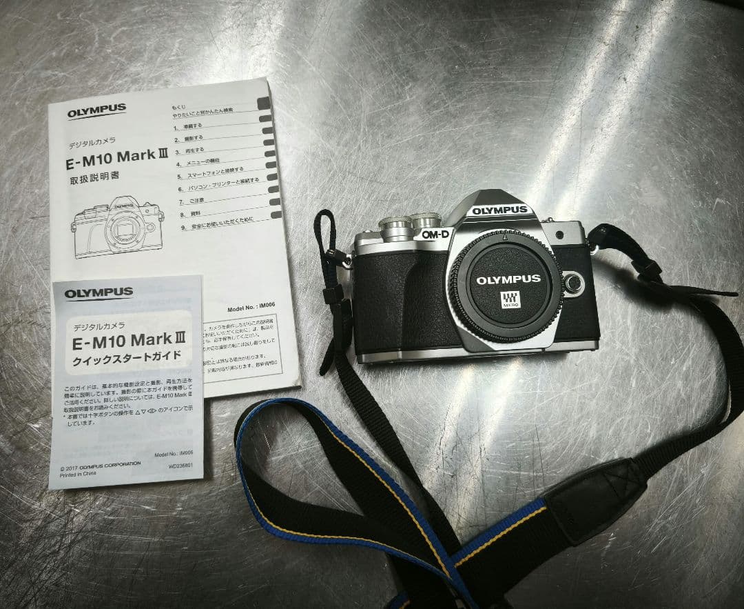 OLYMPUS E-M10 Mark III ミラーレスカメラ レンズ三本セット