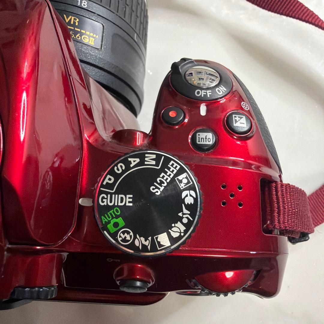 Nikon D3300レッド