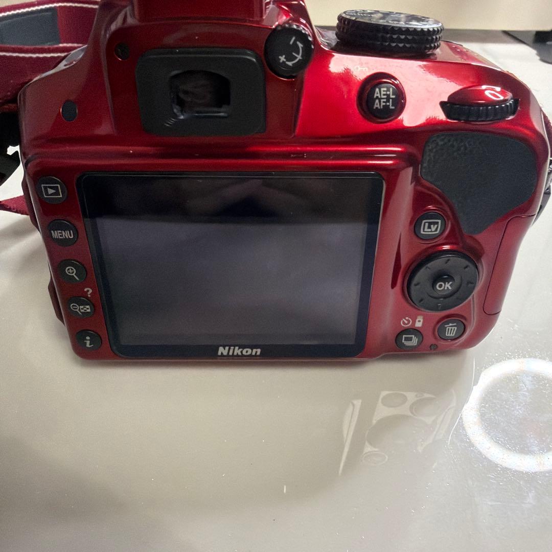 Nikon D3300レッド