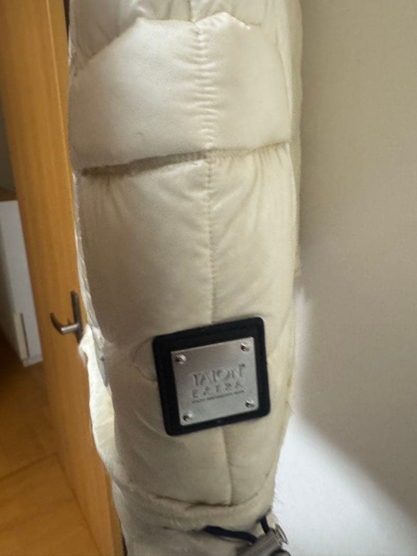 TAION ホワイト ダウンベスト　1/30まで値下！