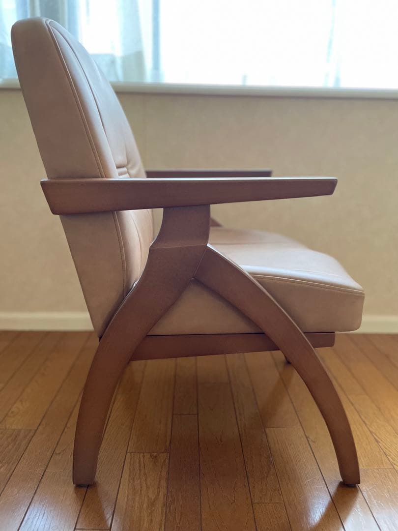 ポスチャーサポートチェア　アーモンド(レザータッチ)