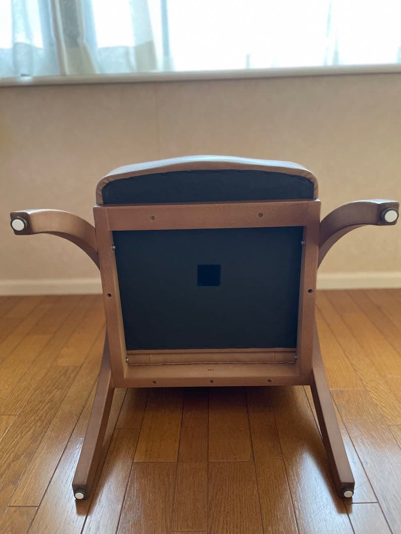 ポスチャーサポートチェア　アーモンド(レザータッチ)