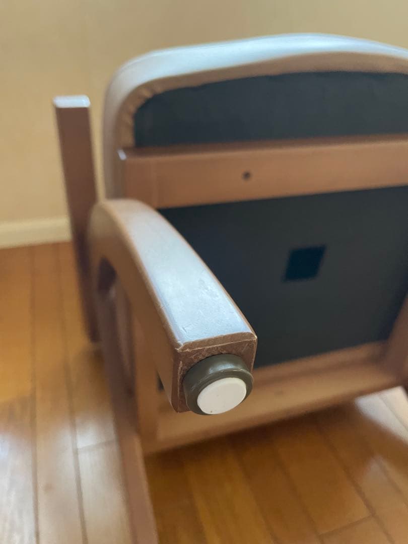 ポスチャーサポートチェア　アーモンド(レザータッチ)