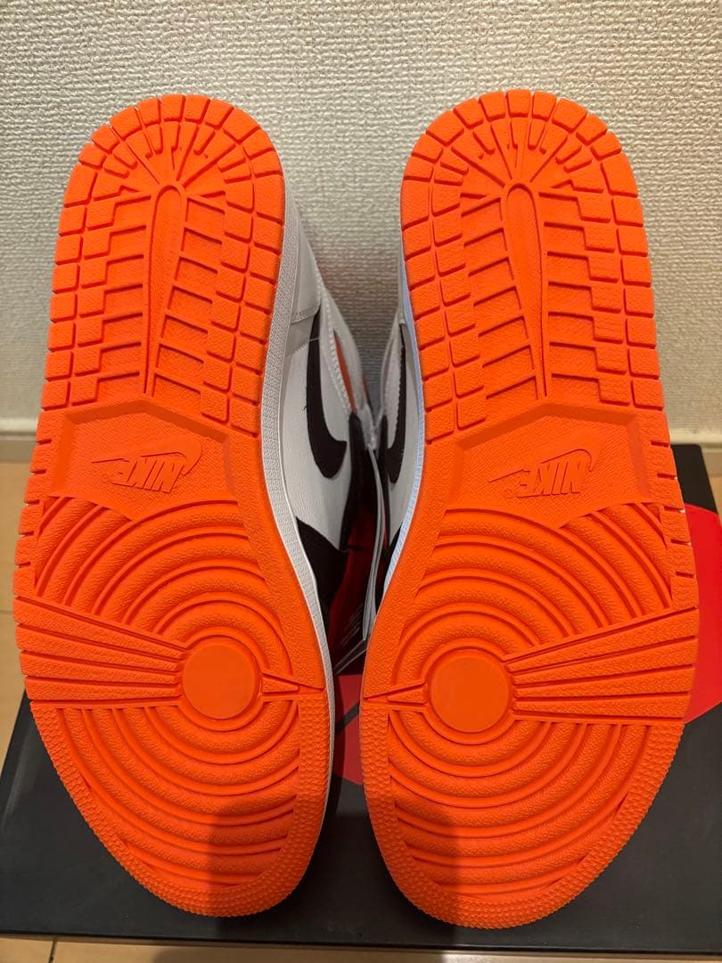 靴 Nike Air Jordan 1 High\"Electro Orange\"