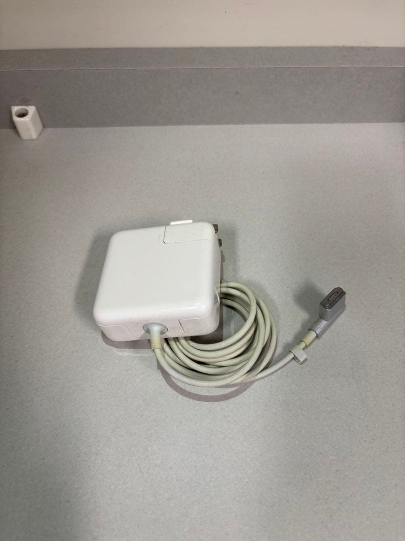 MacBook Air 11インチ シルバー　Apple