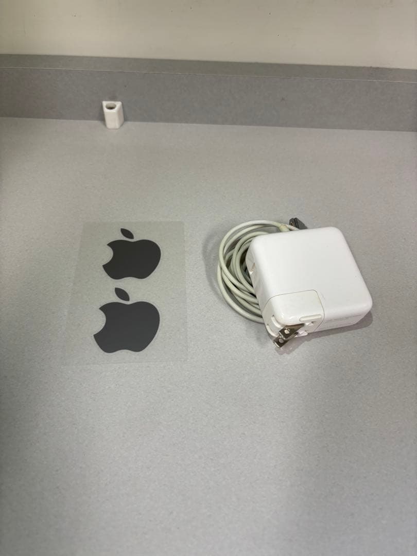 MacBook Air 11インチ シルバー　Apple