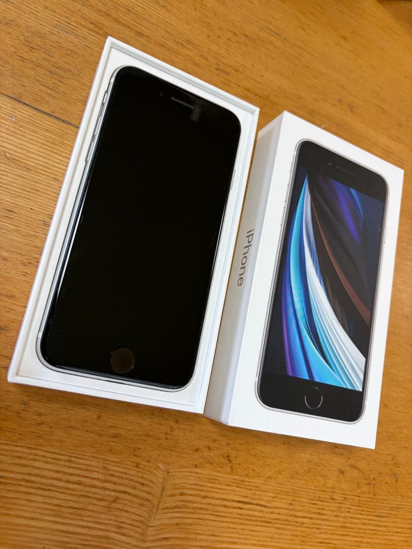 【Dũng Phạm 】Apple iPhoneSE 第2世代 ホワイト