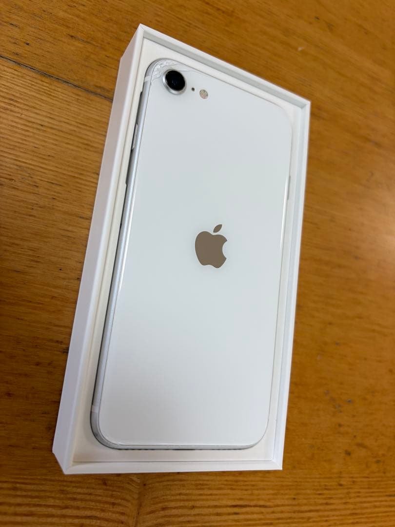 【Dũng Phạm 】Apple iPhoneSE 第2世代 ホワイト