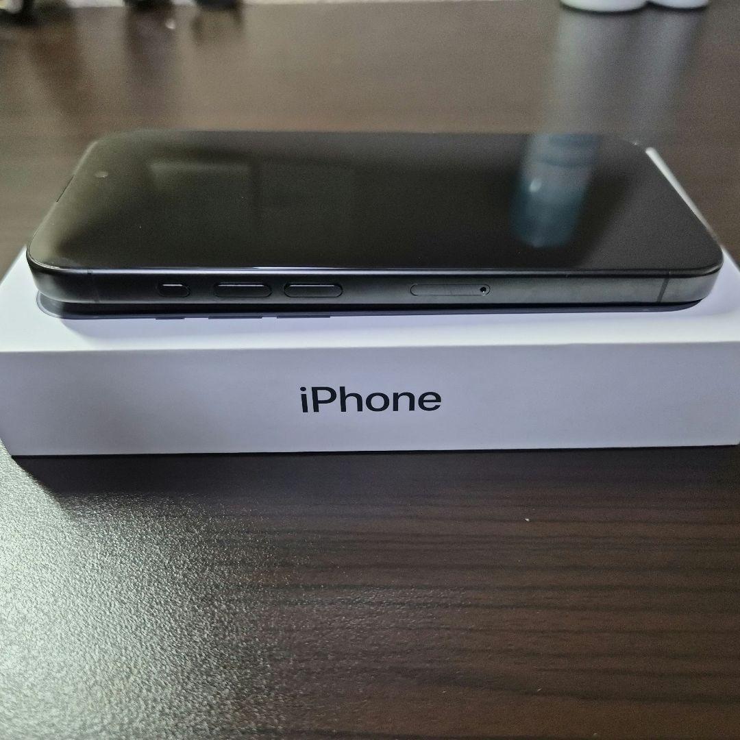 [美品]Apple iPhone 15 Pro 256GB ブラック おまけつき