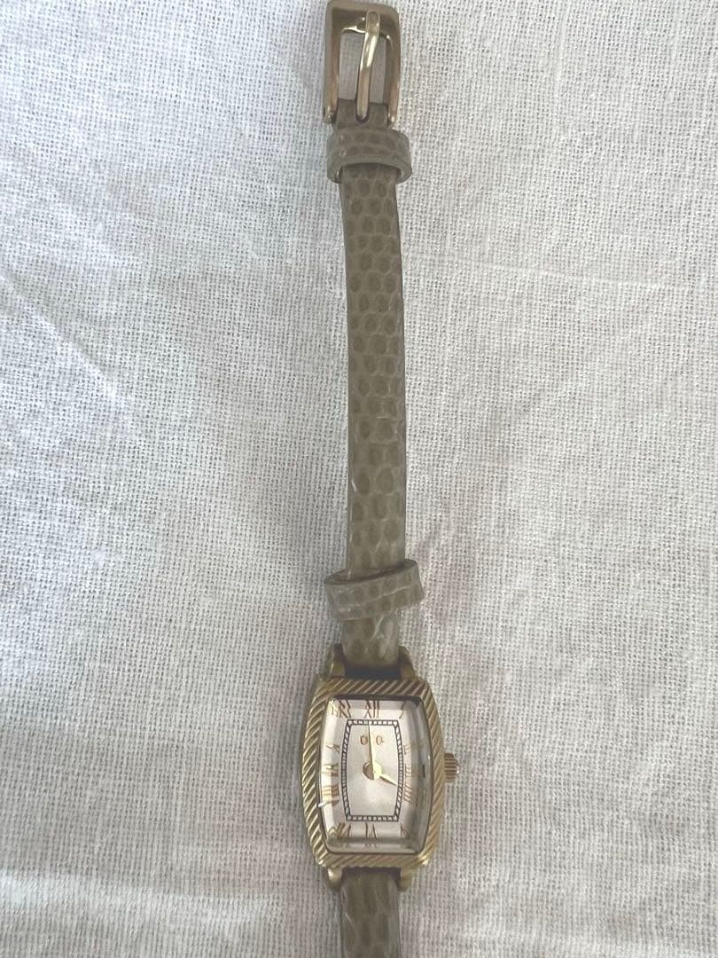 【美品】ete腕時計　トノー 1pダイヤエンボスレザーベルトレディース腕時計