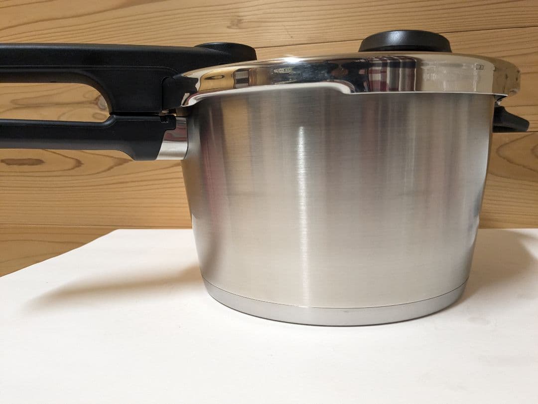 【未使用】フィスラージャパン ビタビットプレミアム　圧力鍋　４．５ｌ