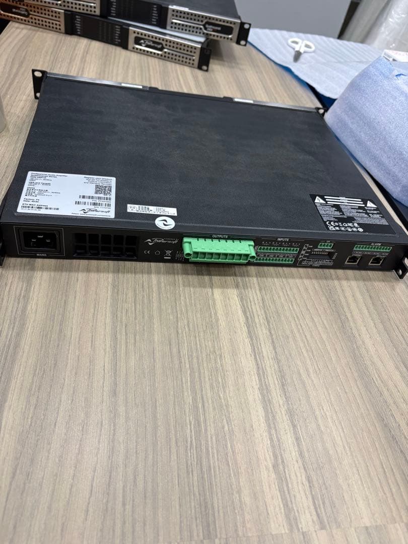 Powersoft Quattrocanali 2404 DSP-D アンプ