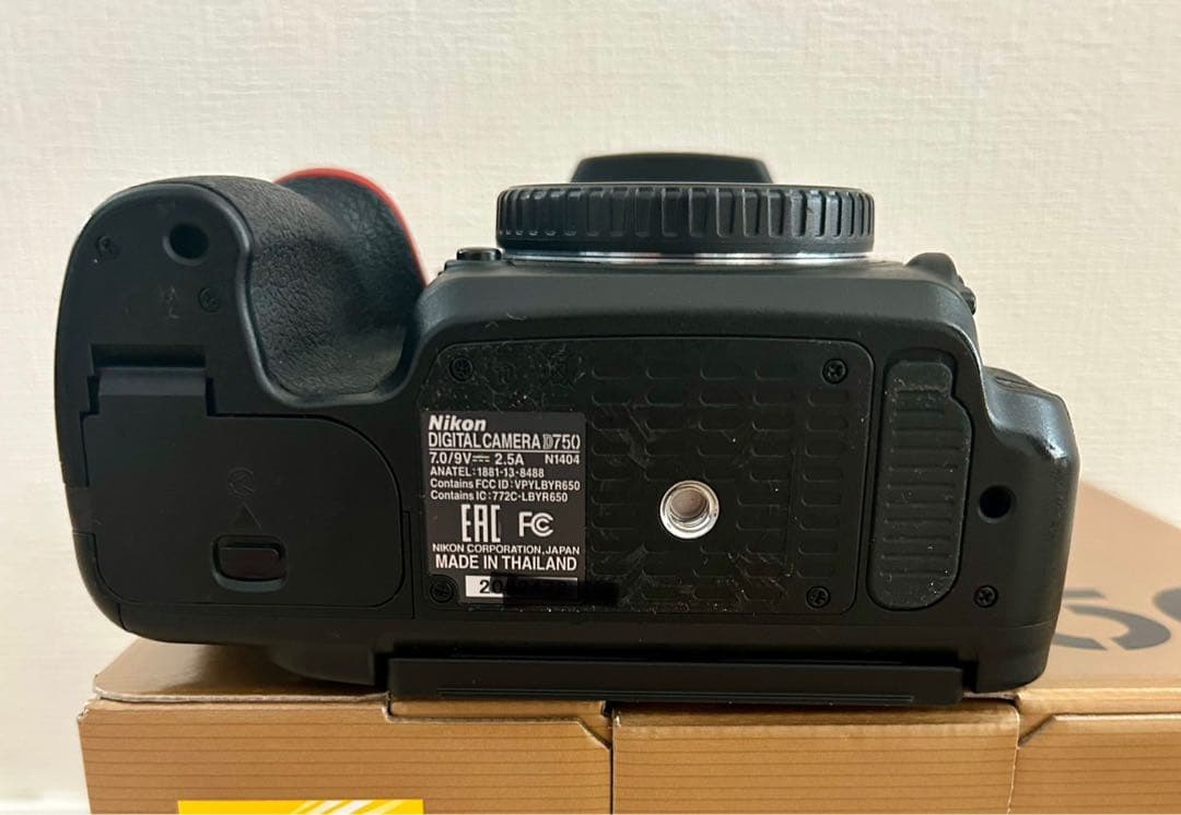 Nikon デジタル一眼レフカメラ D750 未使用アクセサリー多数　ムック付