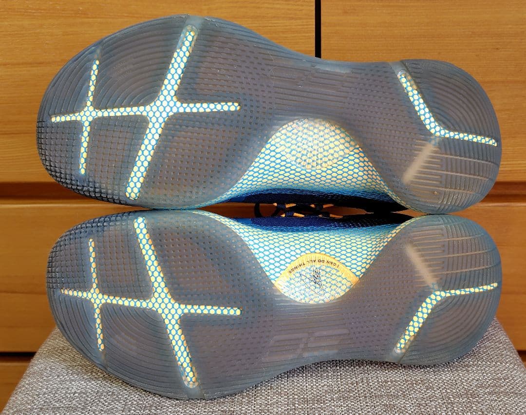 海外限定 レア品 カリー6 Curry 6 Underrated Academy