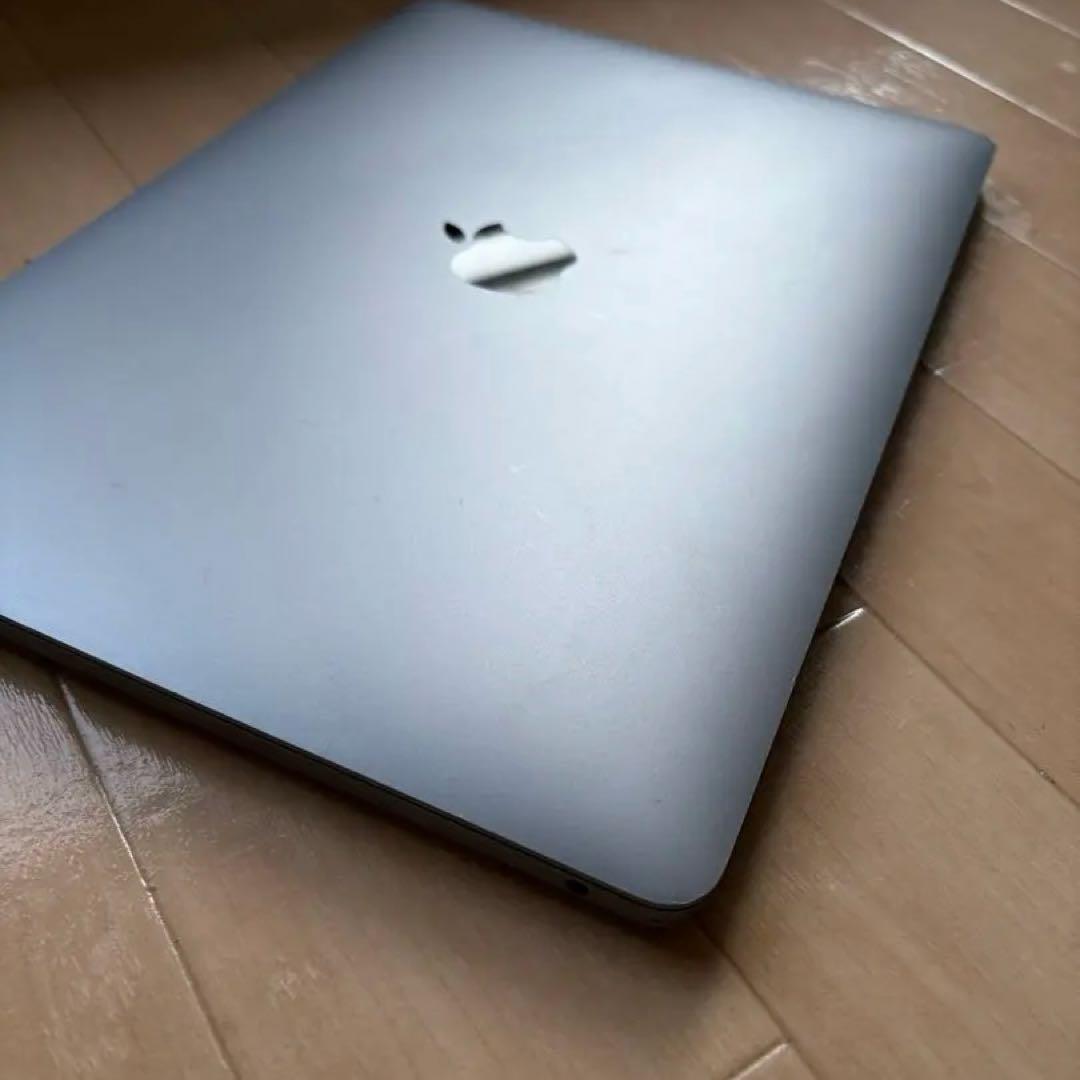 Apple MacBook Pro M2 2022 13インチ　8GB