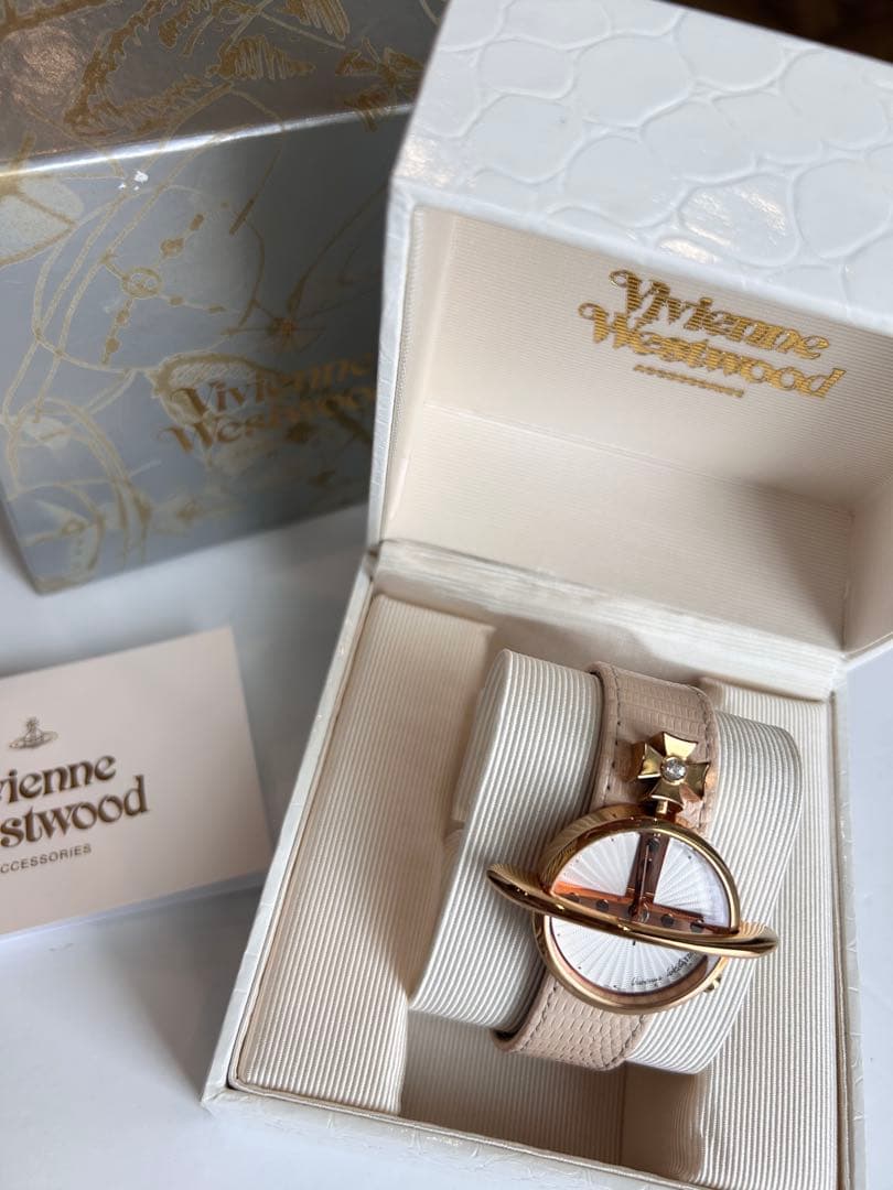 ヴィヴィアンウエストウッド Anniversary 立体オーブ 時計