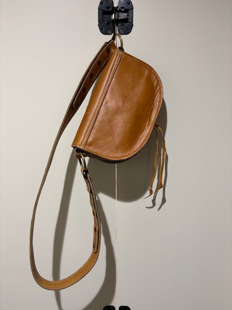 レザーポーチ　レザーバッグ　バケットバッグ　メディスンバッグ　コンチョ