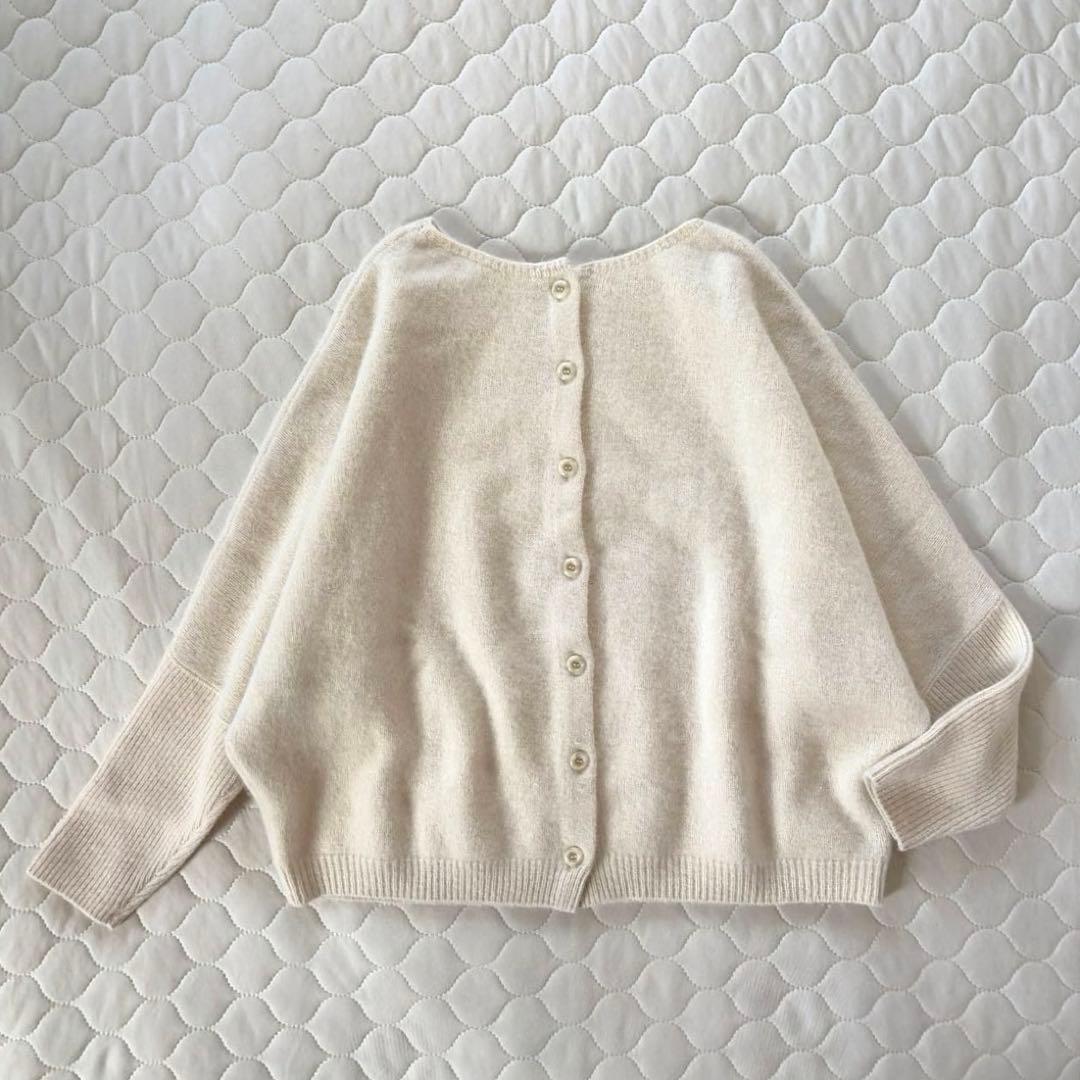 【24SS美品】BEARDSLEY FOXウール後ろボタンニット　アイボリー