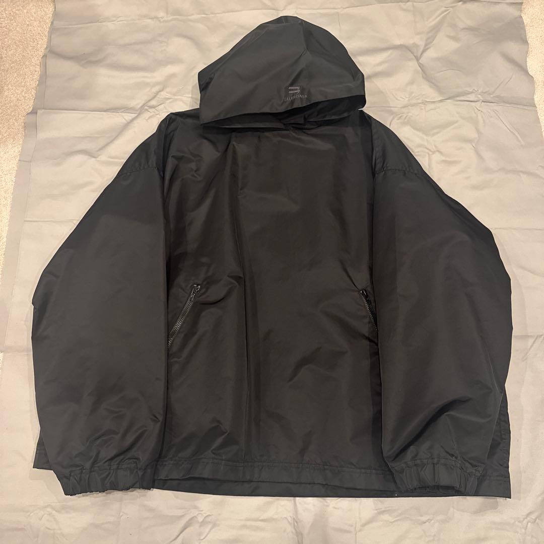 BALENCIAGAテックプルオーバー　バレンシアガ