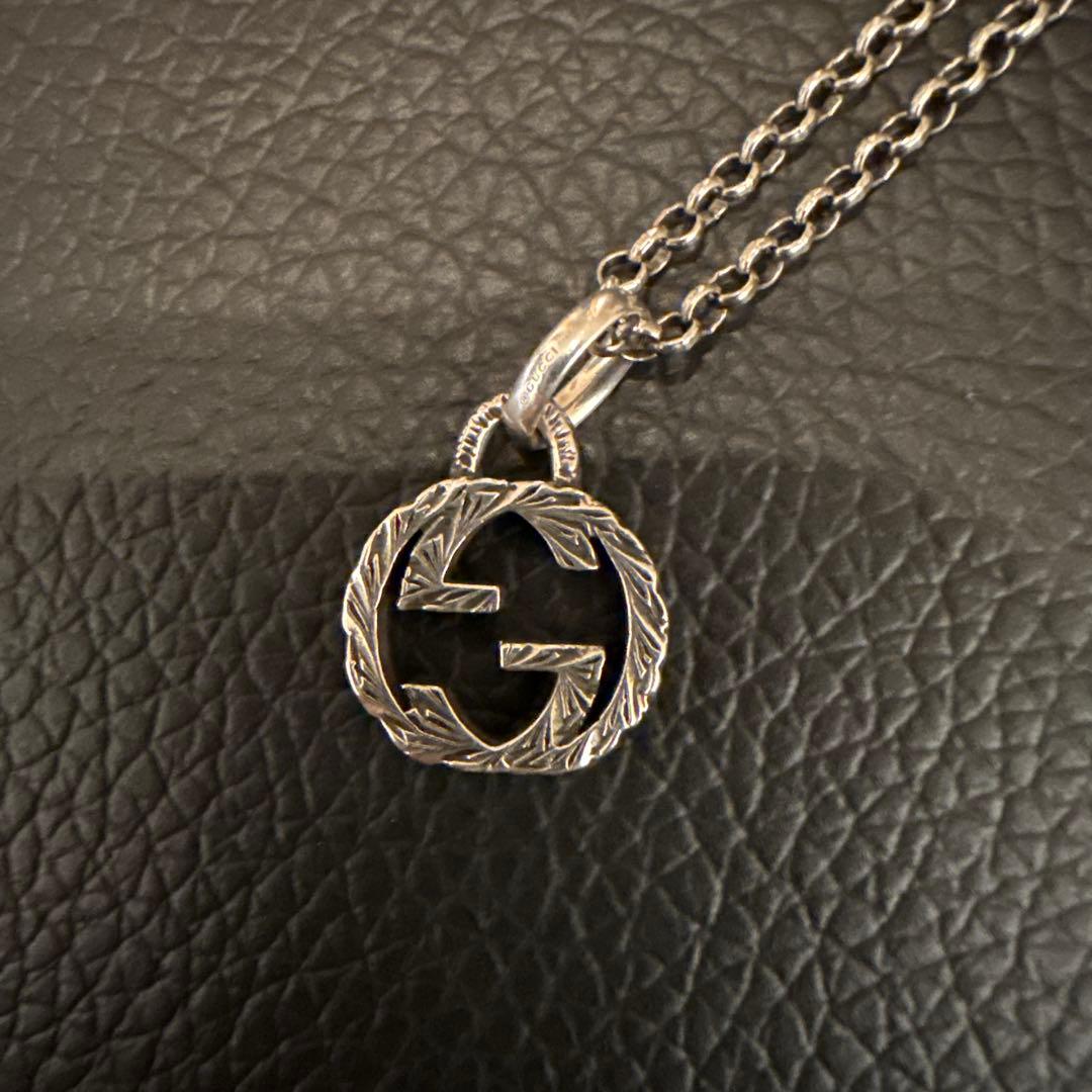 Gucci シルバー GGロゴ ネックレス