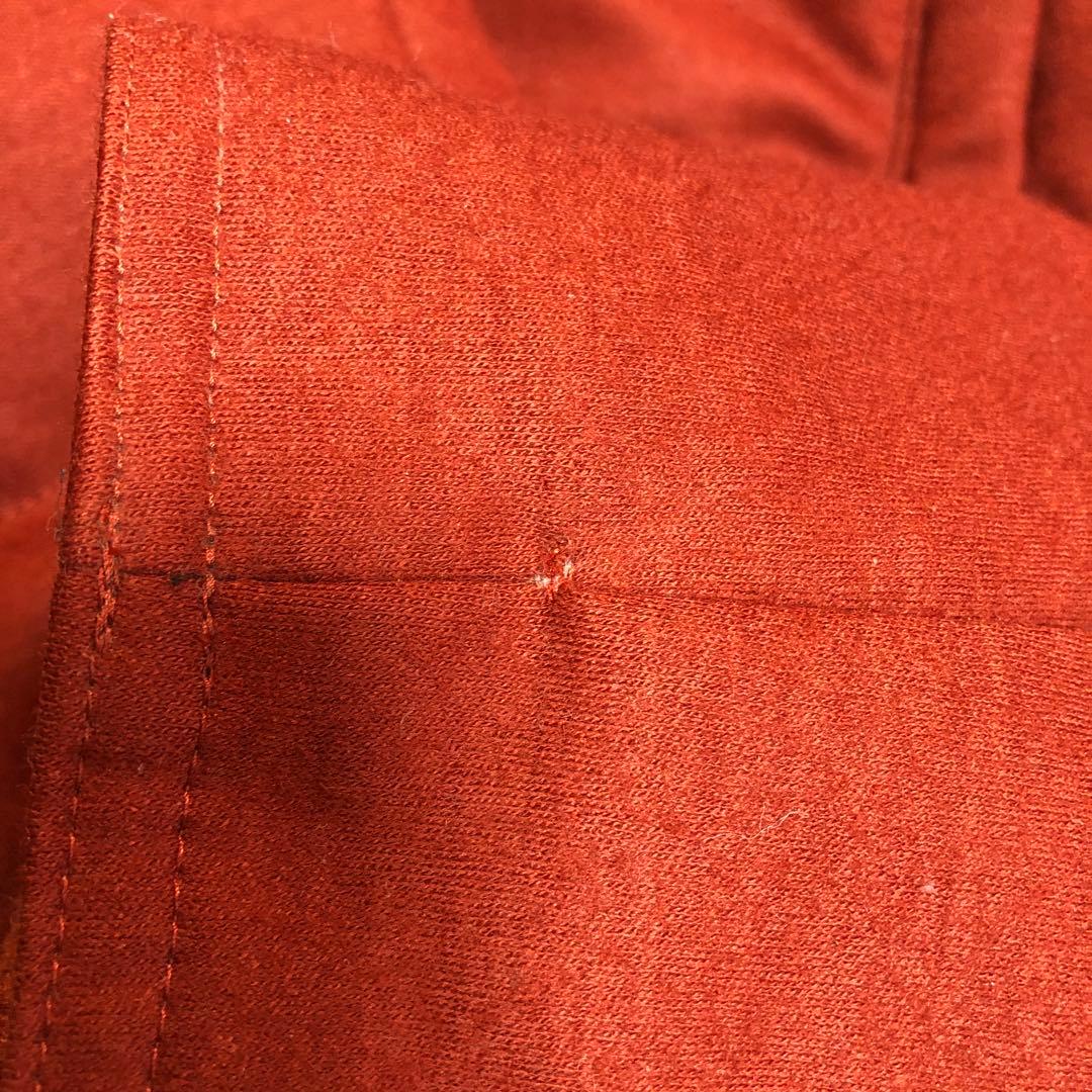 ★訳あり　AKM フード風デザイン　ダウンジャケット　赤