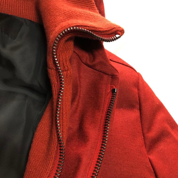 ★訳あり　AKM フード風デザイン　ダウンジャケット　赤