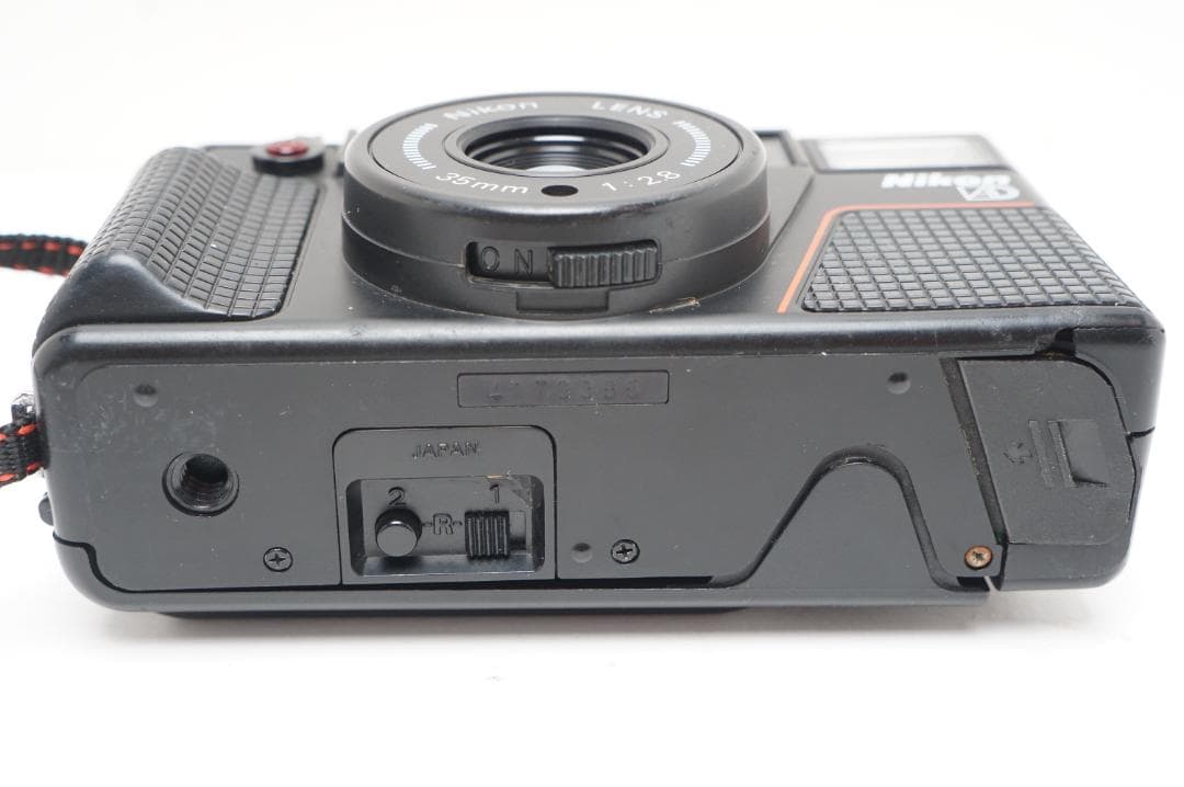 動作美品　Nikon L35AD2 ピカイチ フィルムカメラ