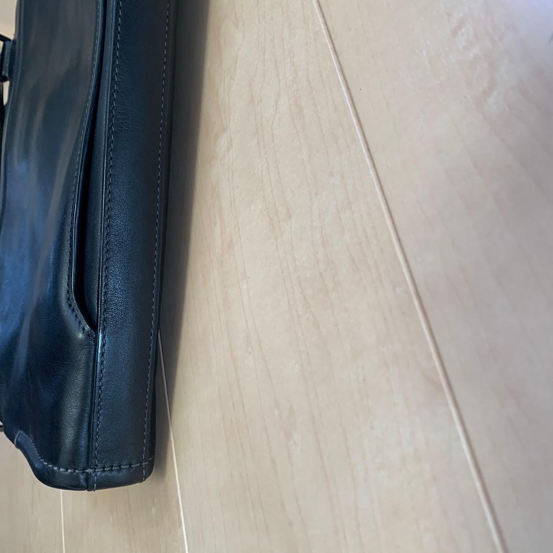 TUMI ブラック レザービジネスバッグ