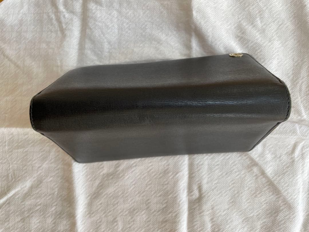 【Rii】GUCCI 黒 長財布 ゴールドロゴ