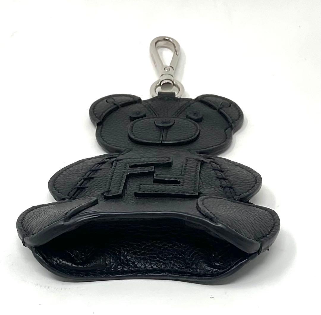 希少　FENDI レザー製ベア　大型チャーム