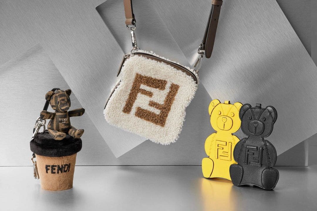 希少　FENDI レザー製ベア　大型チャーム
