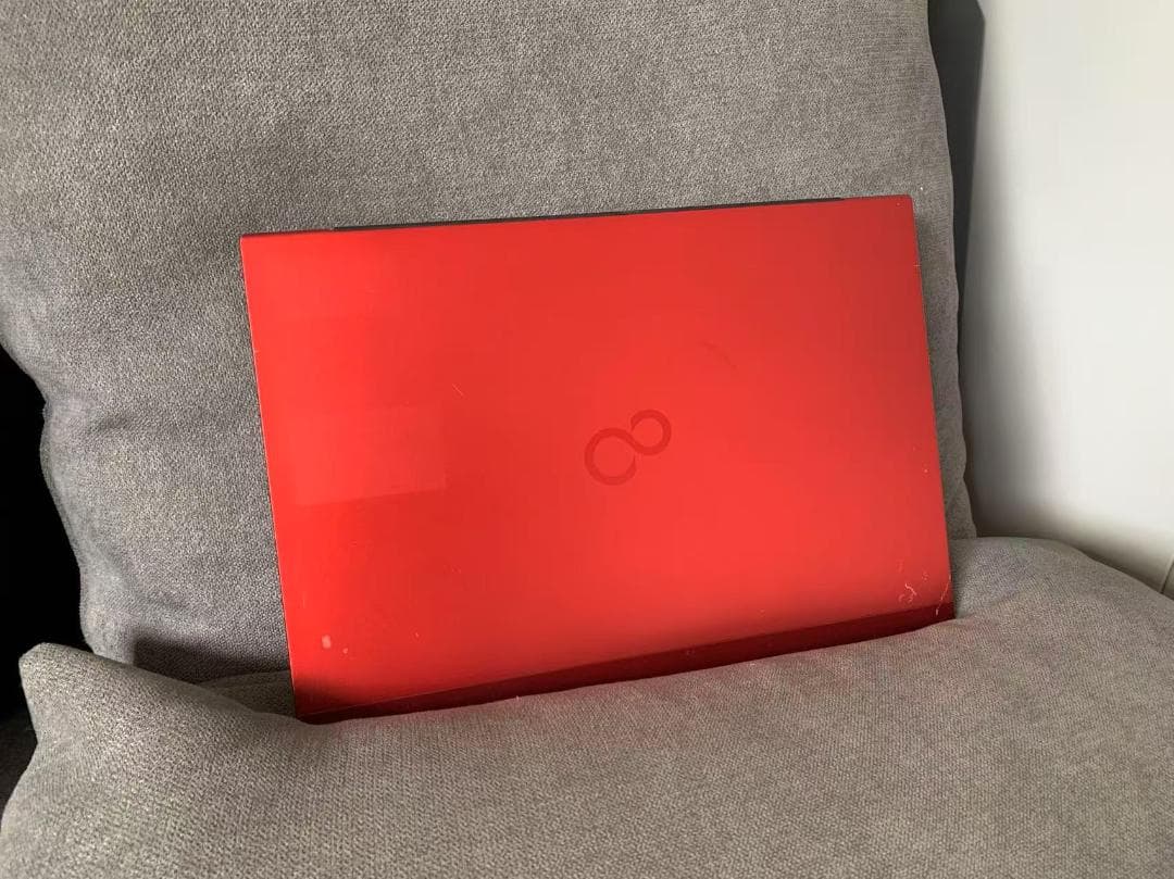 FUJITSU 第7世代 i5 Win10/8G/256GB SSD