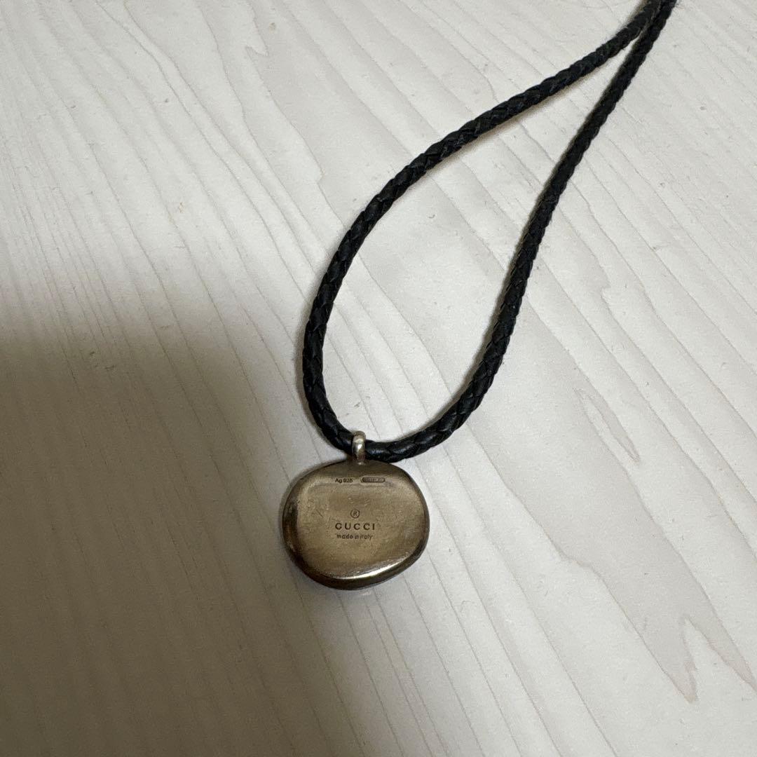 GUCCI ブラックレザー ペンダントネックレス