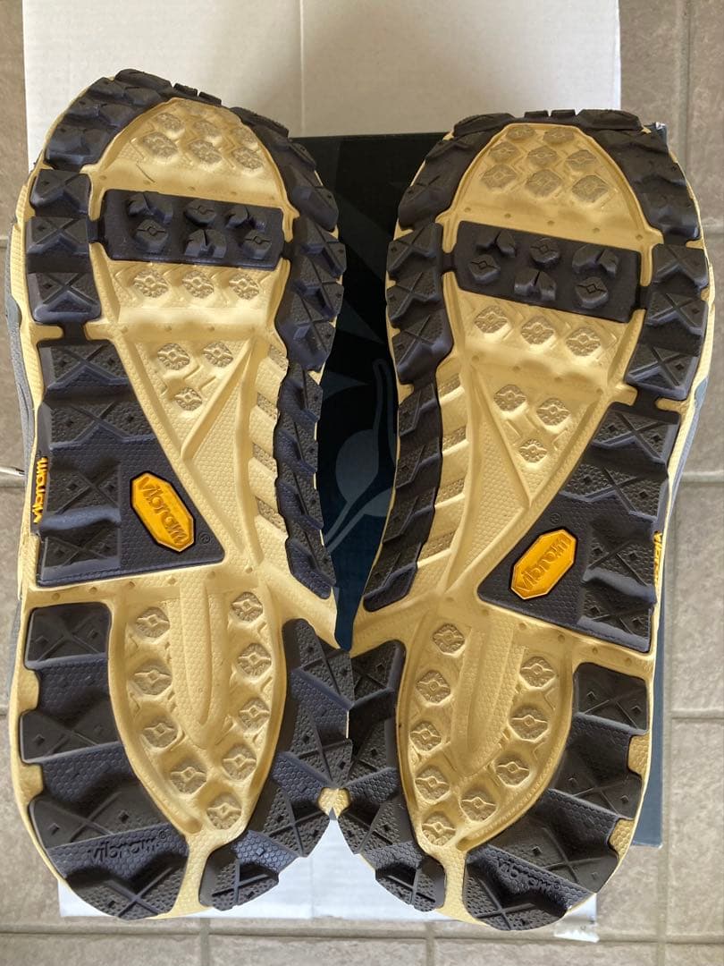 HOKA ONE ONE BEAMS別注 U TOR URTRA LO OKP