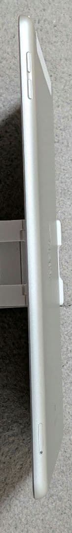 iPad第7世代 32GB シルバーSIMフリーモデル