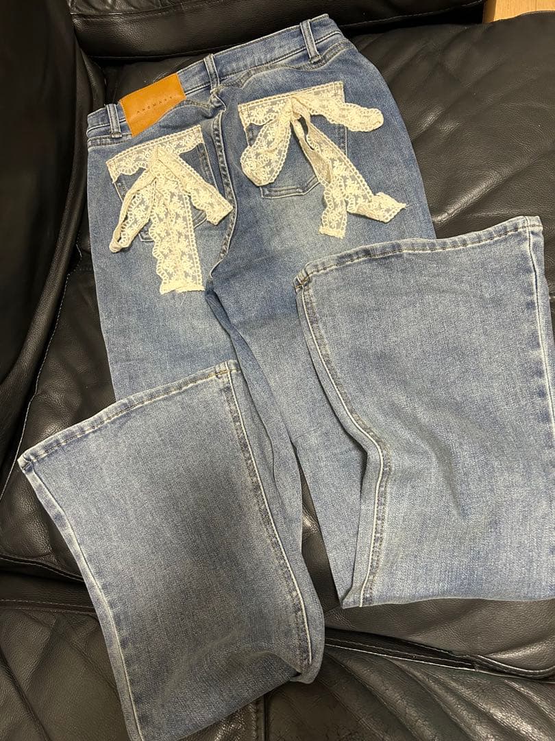 美品 ANDMARY Lacey ribbon heart hip denim
