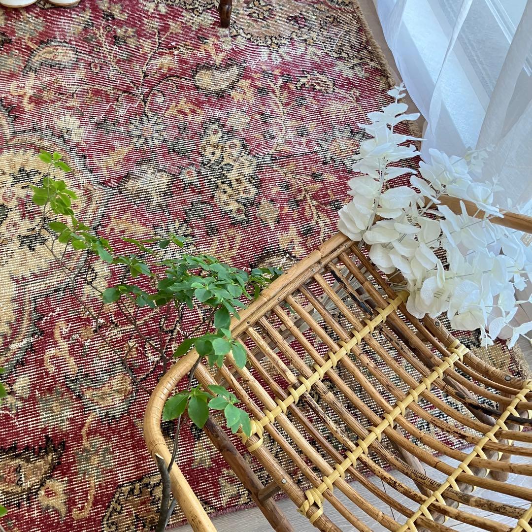 貴重110×124シャビーレッドピンク　ベージュ　正方形　トルコヴィンテージラグ