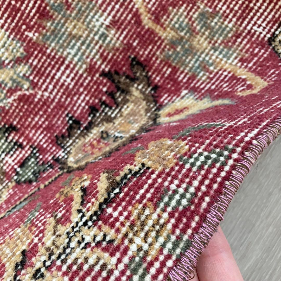 貴重110×124シャビーレッドピンク　ベージュ　正方形　トルコヴィンテージラグ