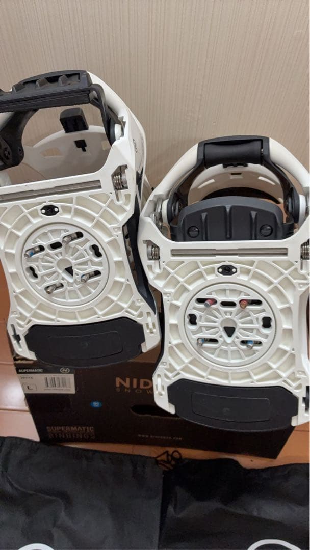 NIDECKER INFINITE ビンディング ホワイト 収納袋付き