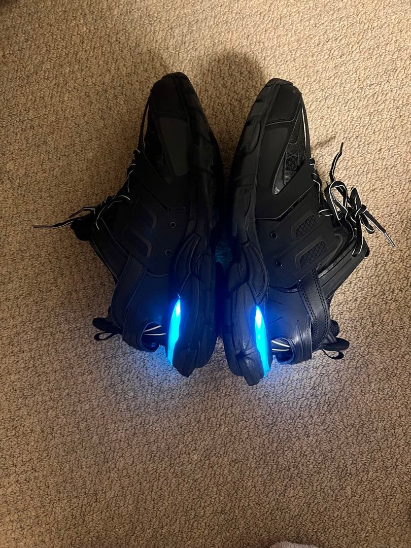 BALENCIAGA ブラック スニーカー LEDライト付き　最終値下げ