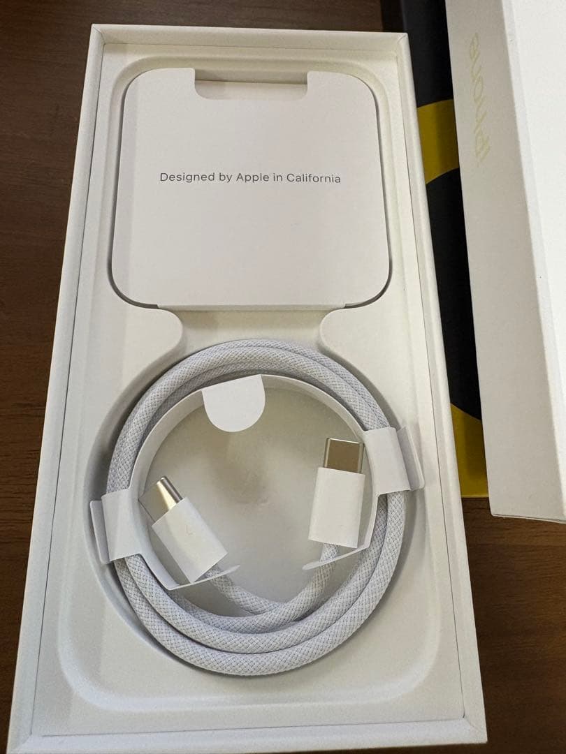 Y*7様 Apple iPhone15 イエロー　256GB 新品同様　保証残あ