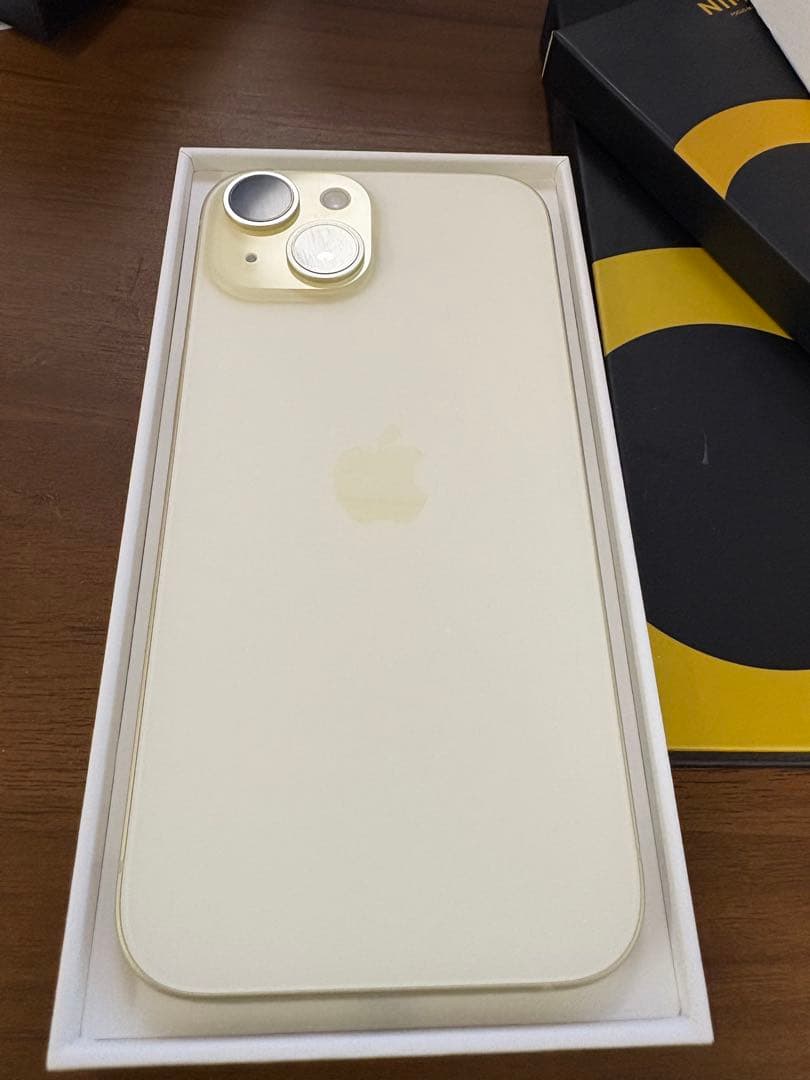 Y*7様 Apple iPhone15 イエロー　256GB 新品同様　保証残あ