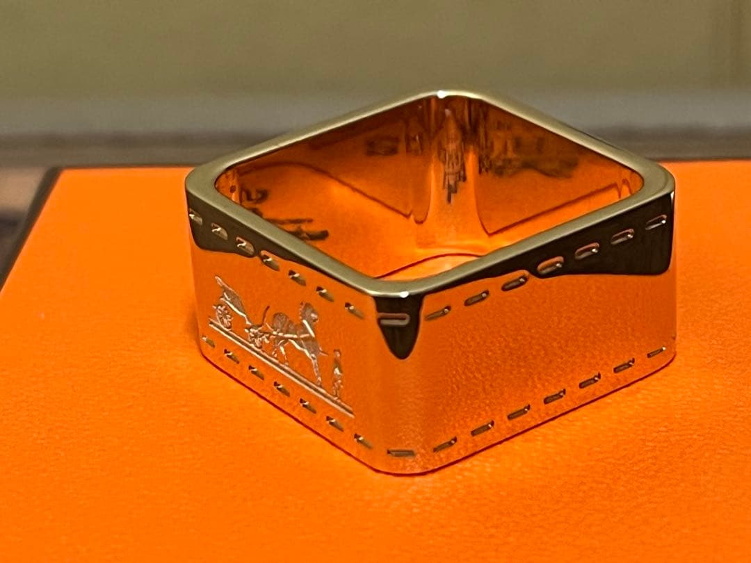 未使用保管品　エルメス ボルデュック スカーフリング ゴールド 馬車柄 スクエア