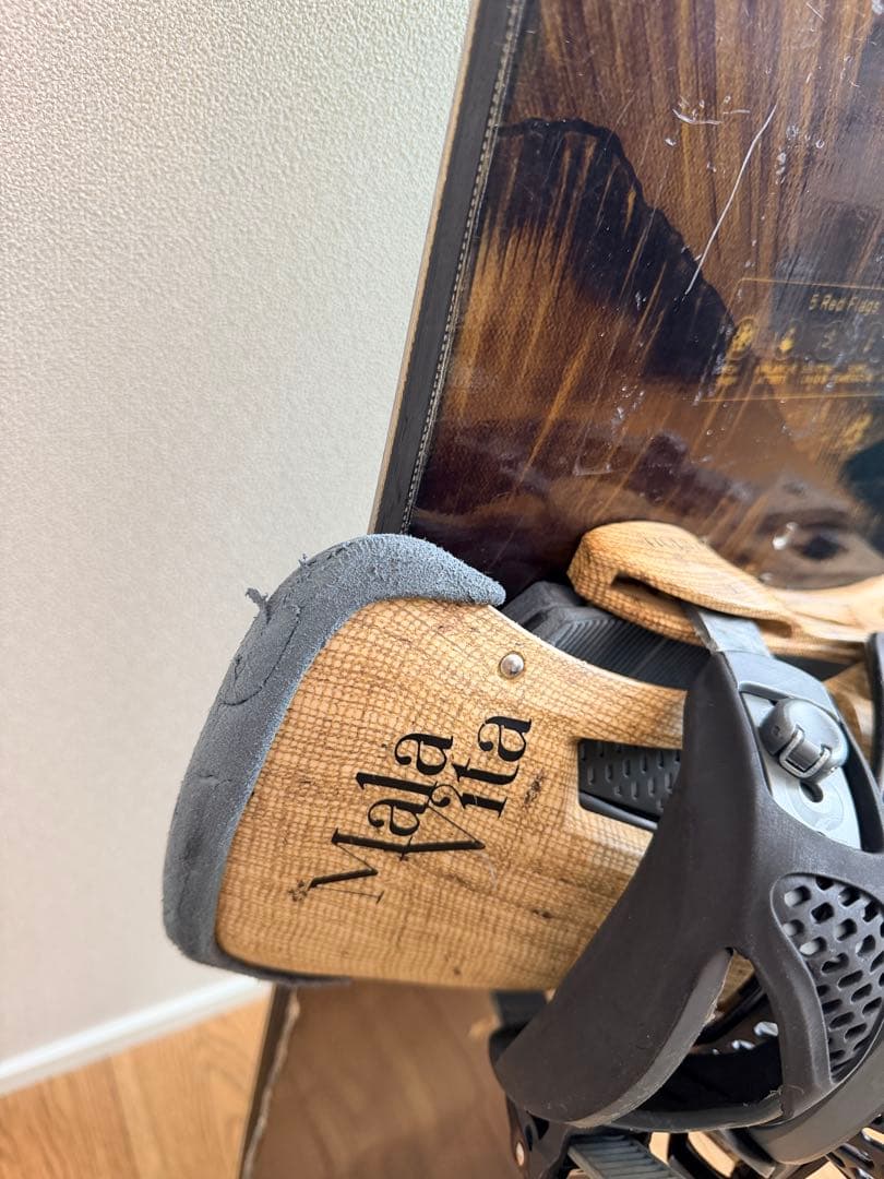 スノーボード JONES Explorer 156 + Burton Malavita