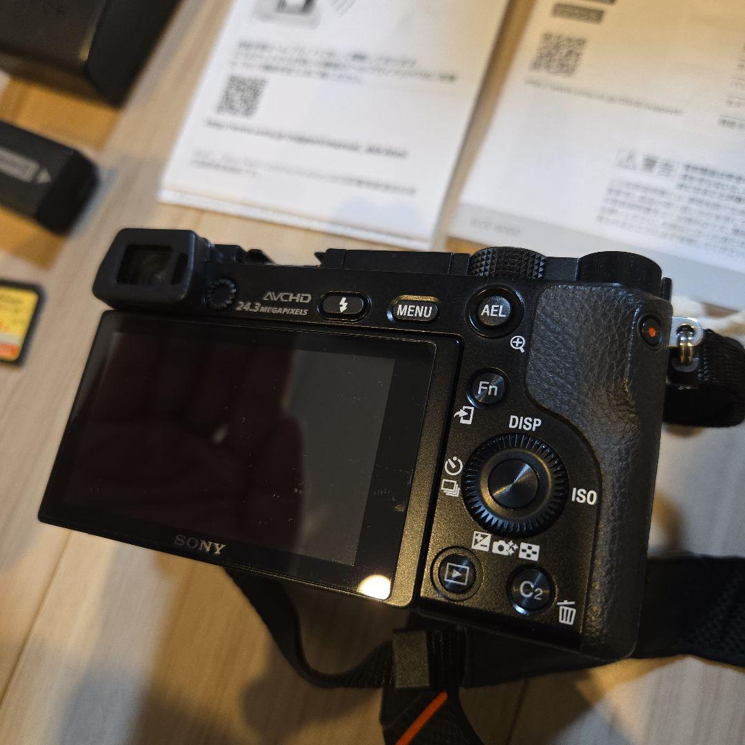 【箱付き】SONY α6000 デジタル一眼レフ 本体と付属品