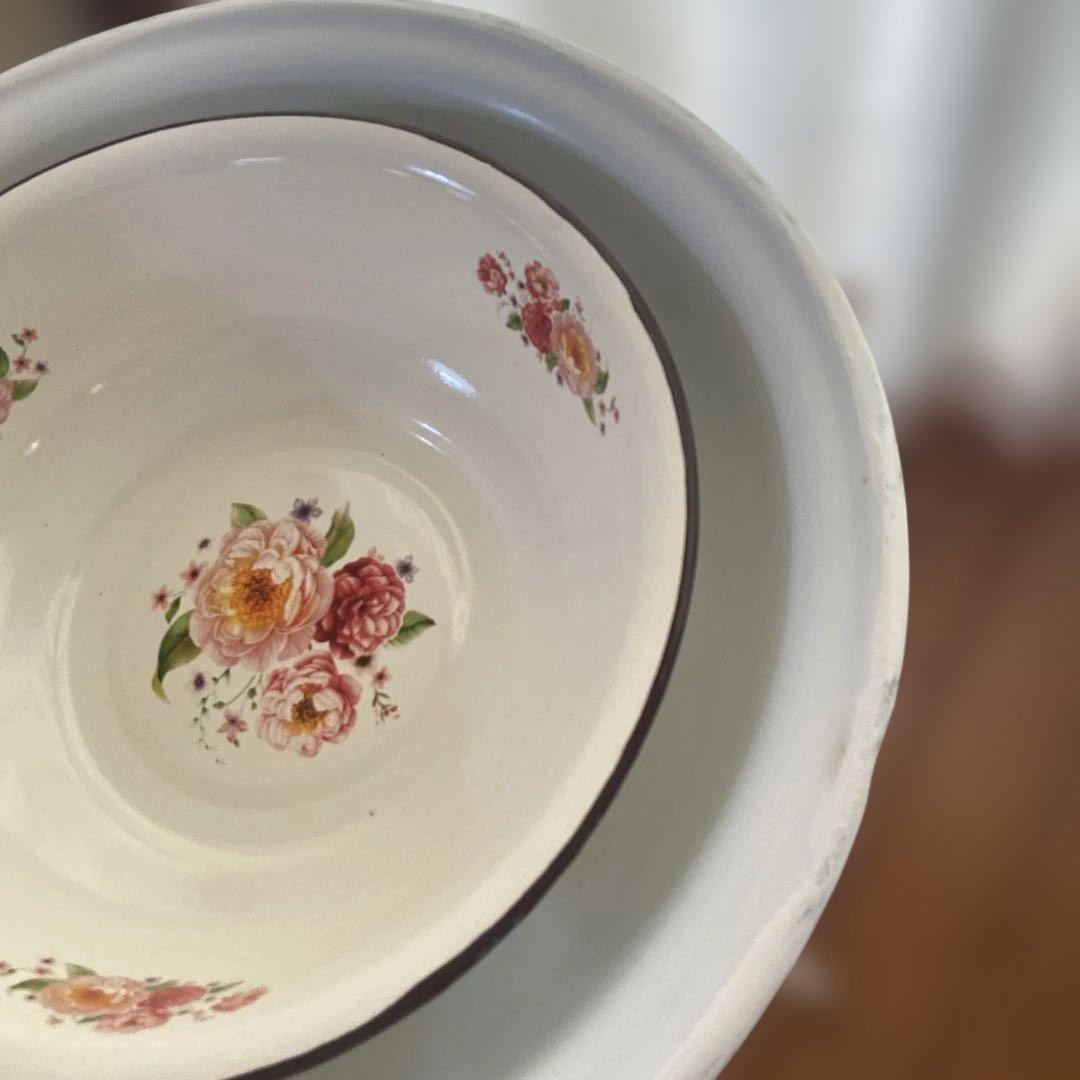 マリービンテージホーロースタンド付きホーローボール2点