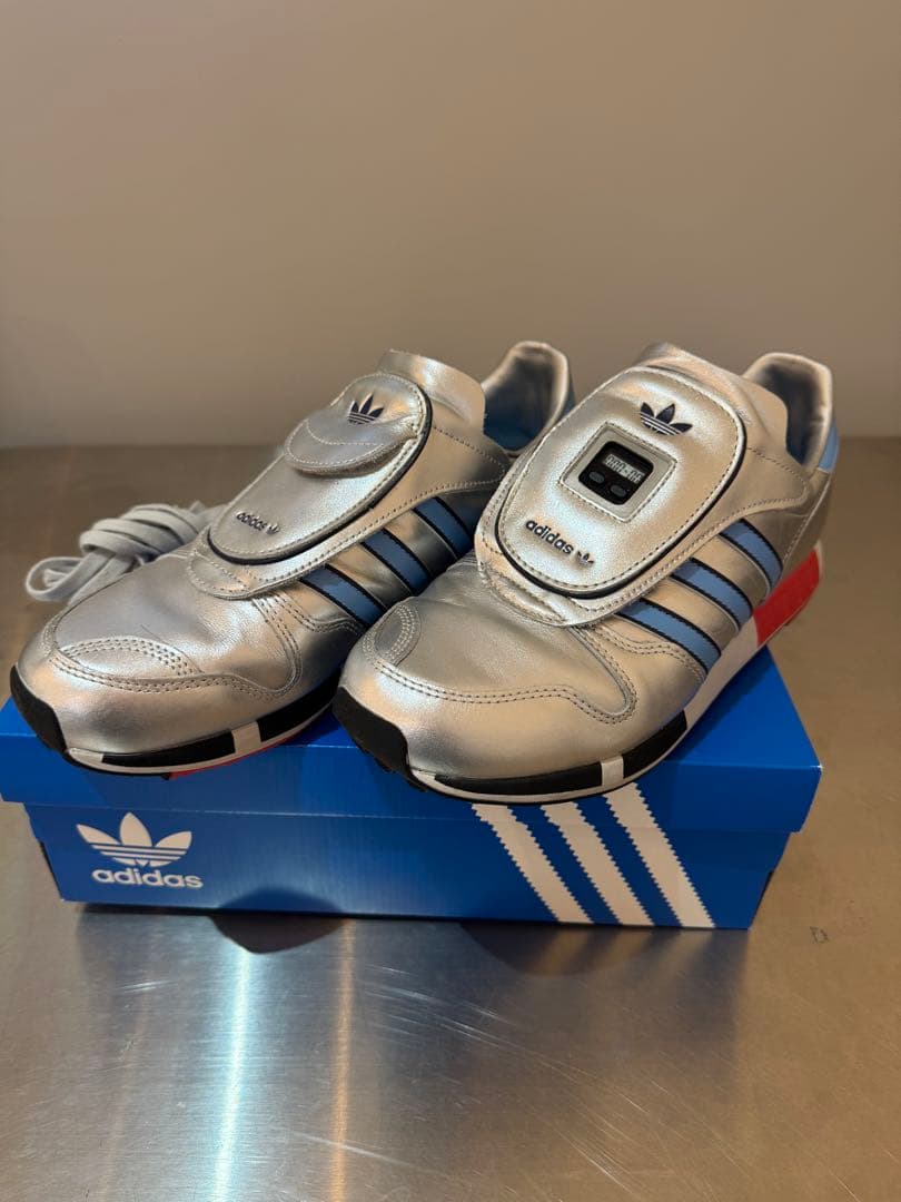 adidas 26.0マイクロペーサー/シルバー ブルー スニーカー