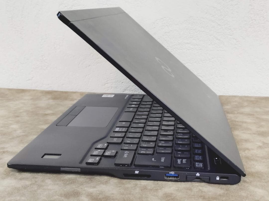 LIFEBOOK U9310/D Core i7、メモリ16GB